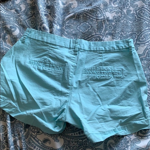 Old navy size 4 shorts - Picture 2 of 3